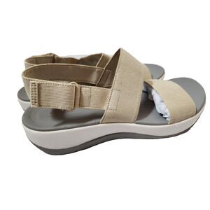 Clarks Arla Jacory Women's open toe sandals Size 9 Wide Soft Gold